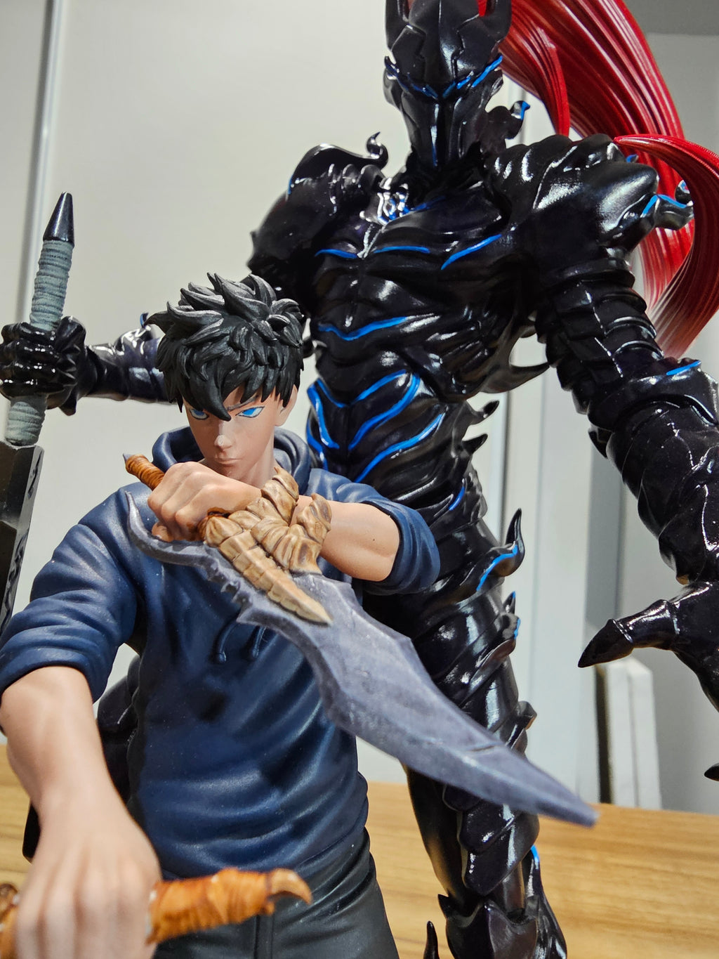 Jinwoo and Igris Statue